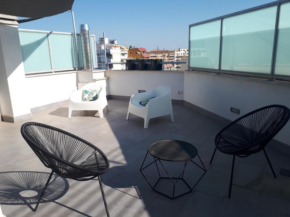 Penthouse 40 In Trastevere With Seasonally Jacuzzi Roma Ngoại thất bức ảnh