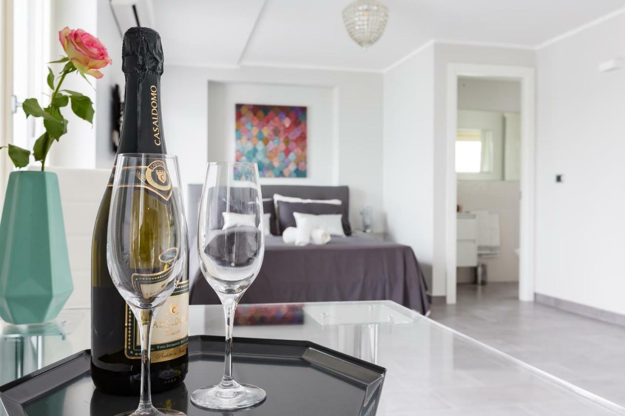 Penthouse 40 In Trastevere With Seasonally Jacuzzi Roma Ngoại thất bức ảnh