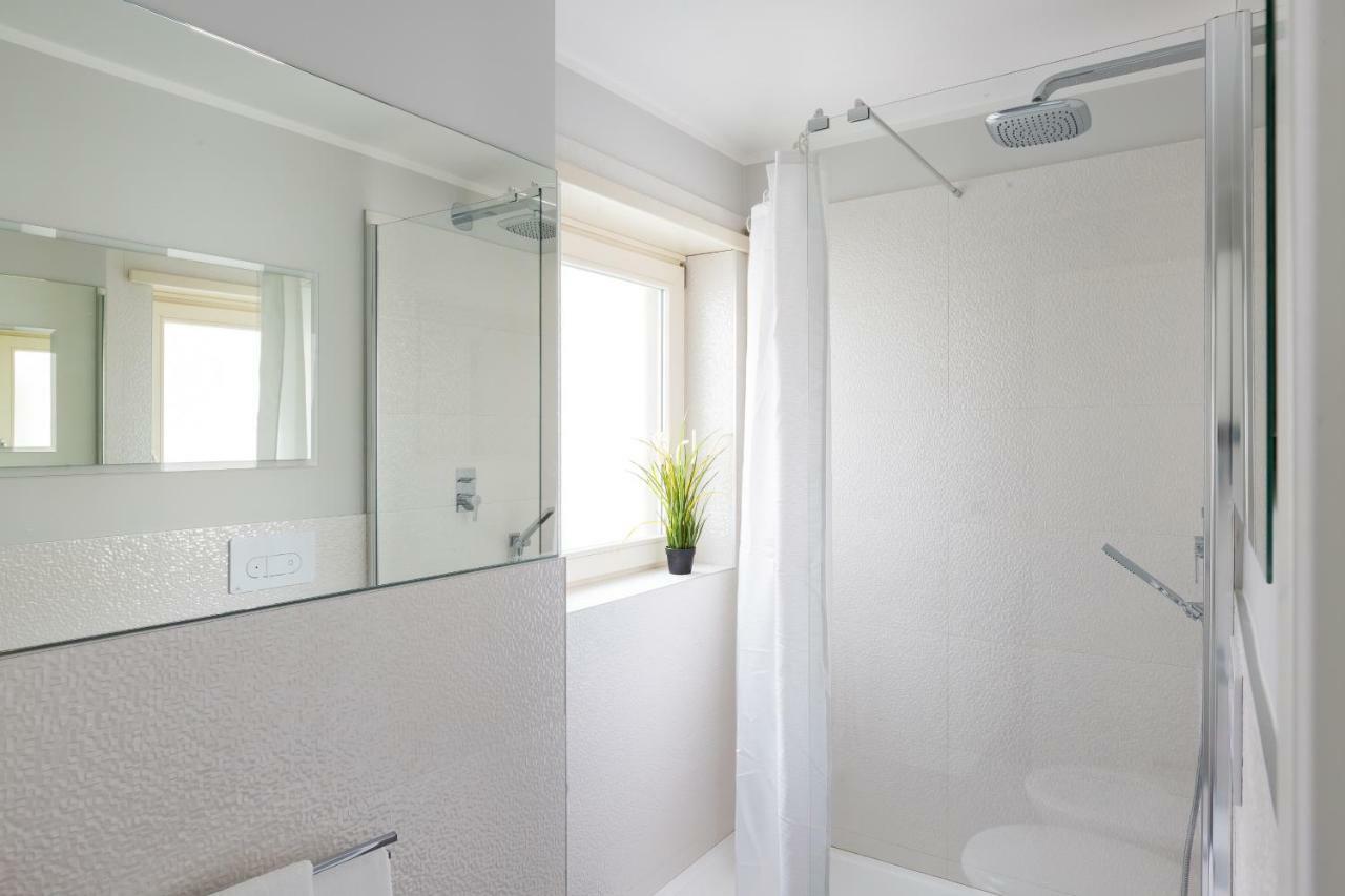 Penthouse 40 In Trastevere With Seasonally Jacuzzi Roma Ngoại thất bức ảnh