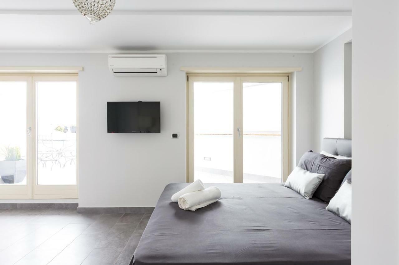 Penthouse 40 In Trastevere With Seasonally Jacuzzi Roma Ngoại thất bức ảnh