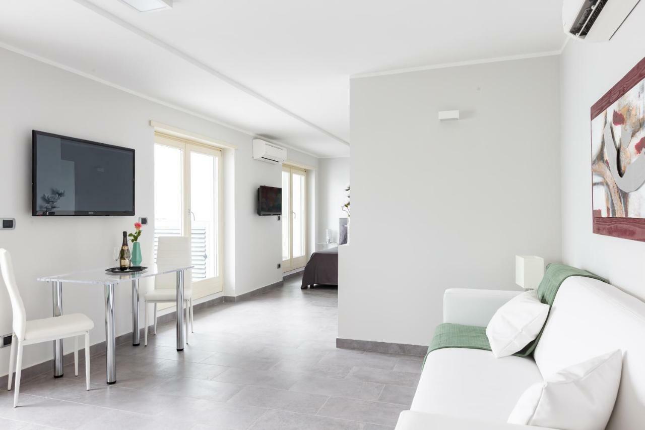 Penthouse 40 In Trastevere With Seasonally Jacuzzi Roma Ngoại thất bức ảnh