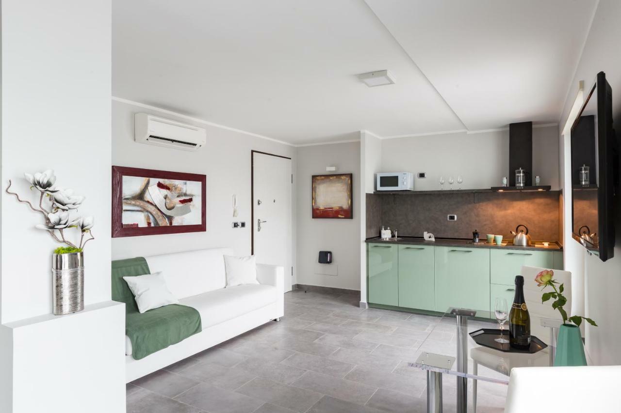 Penthouse 40 In Trastevere With Seasonally Jacuzzi Roma Ngoại thất bức ảnh